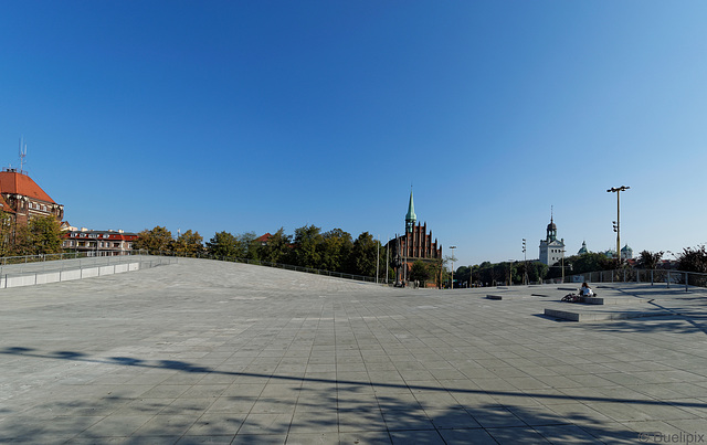 Solidarności Platz (© Buelipix)