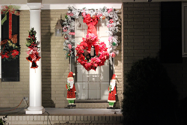 A night shot of a front entrance !!   MERRY  CHRITMAS ~~