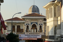 Wartehalle am Fährhafen auf BüYük Ada