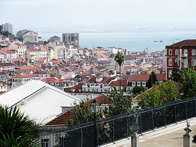 Blick zur Kathedrale von Lissabon ...