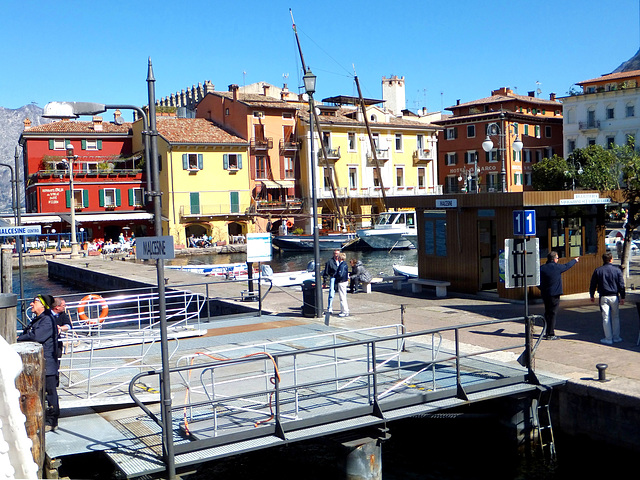 Anlegen im Hafen von Malcesine.  ©UdoSm