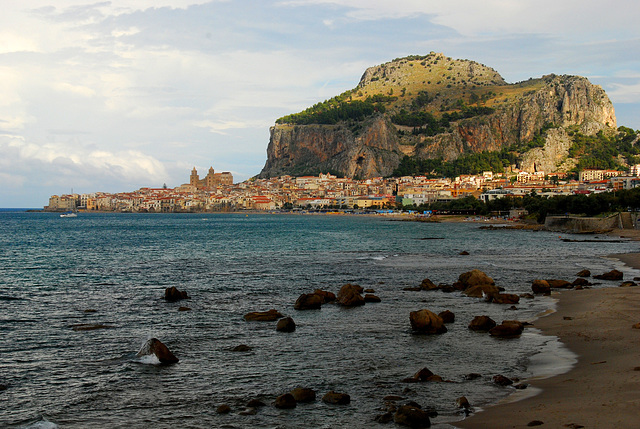 Cefalu und der Felsen