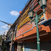 Lampadaire et myriade de fils électriques / Street lamp and myriad of wires