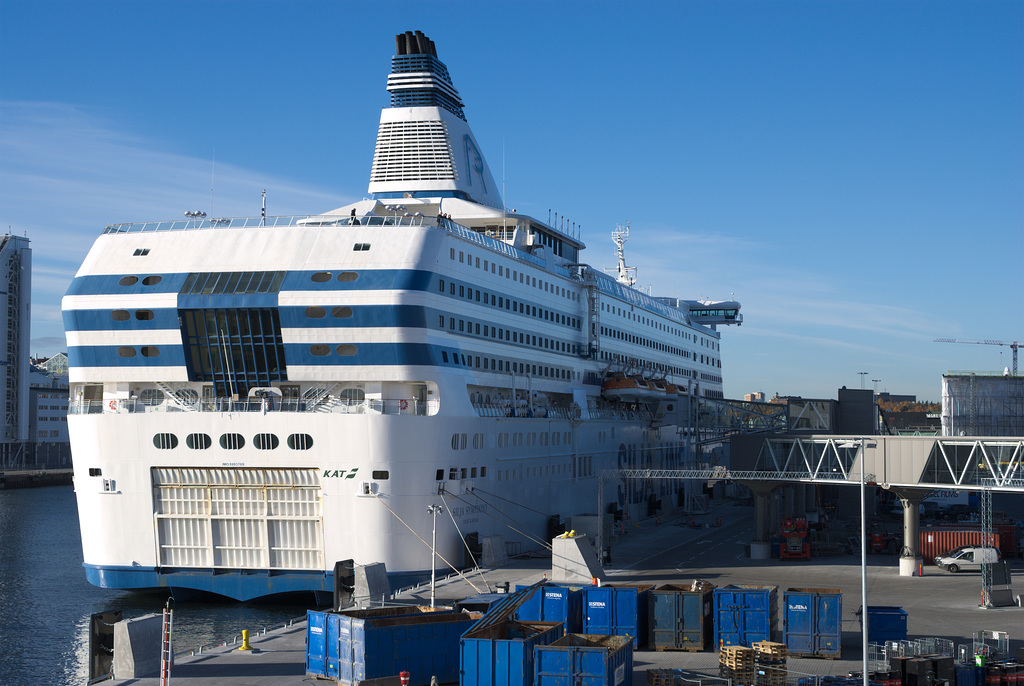 Die Fähre »Silja Symphony« im Hafen Stockholm