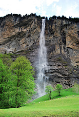 Lauterbrunnen, Staubbach falls (and a fence) HFF
