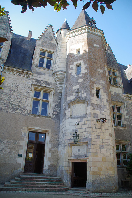 La tour d'entrée !