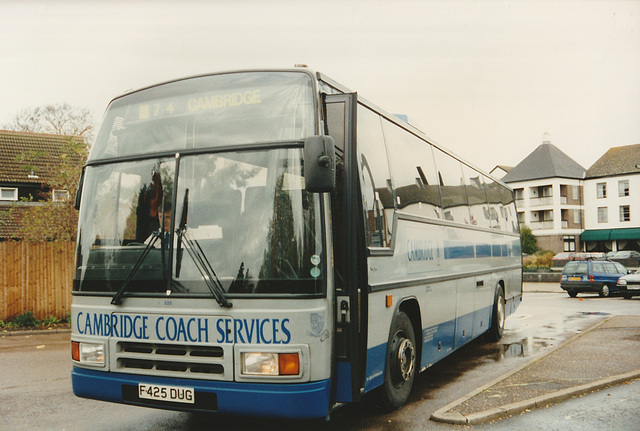 Cambridge Coach Services F425 DUG at Thetford - 30 Oct 1994