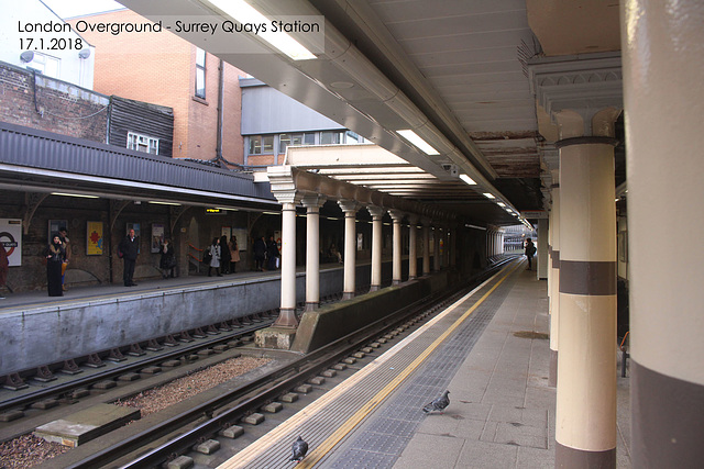 London Overground - Surrey Quays station looking north - 17.1.2018