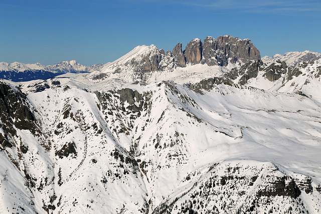 Veduta verso il Sassopiatto e il Sassolungo da Cima Juribrutto