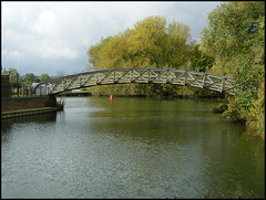 Thames footbridge at Cripley
