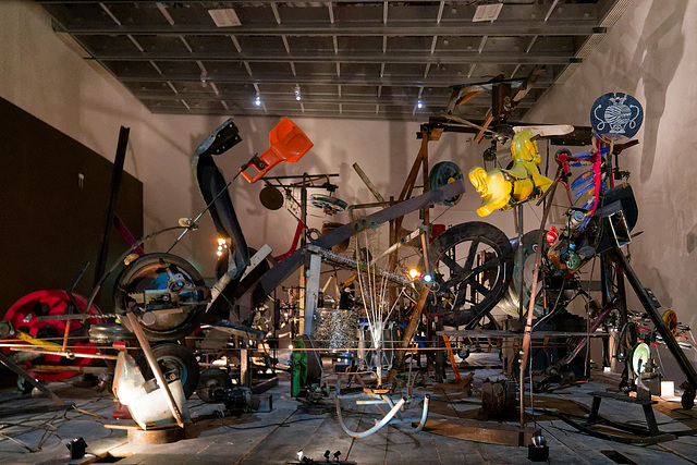 Une œuvre (géante) de Tinguely Une œuvre (géante) de Tinguely