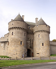 Monument historique de Guérande (44) , la porte Saint Michel date du XV ième siècle,  c’est la porte d’entrée fortifiée et un logis -chatelet .