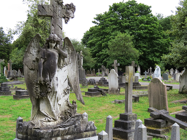 richmond cemetery, london