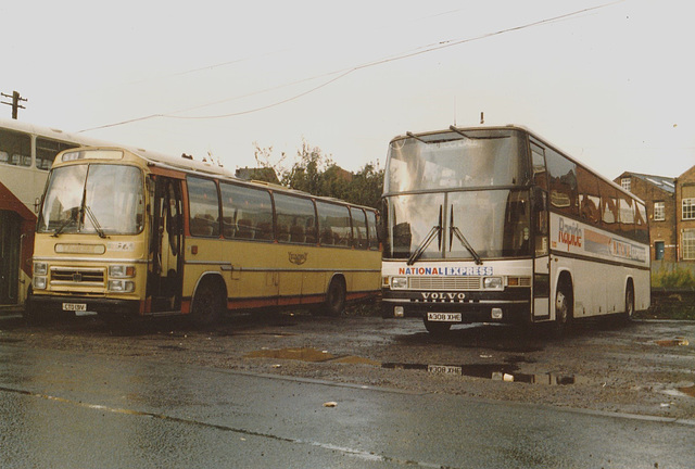Yelloway CTD 131V and Yelloway-Trathen A308 XHE at Rochdale – 11 Sep 1988 (74-44)