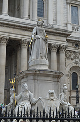 London, St Paul's Cathedral, Statue of Queen Anne