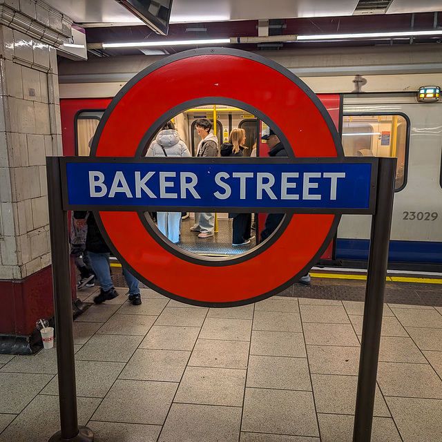 Baker street roundel