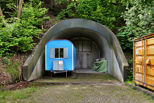 Zugang zum Trinkwasserbehälter (Halde Oberscholven, Gelsenkirchen-Scholven) / 5.05.2019