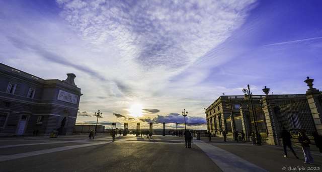 abends auf der 'Plaza de la Armería' (© Buelipix)