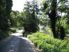 Lea Lane leading to Wolverley alongside the Staffs and Worcs Canal