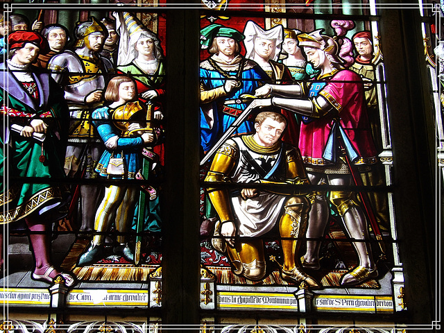 Vitrail dans la chapelle du château de Montmuran (35) : Bertrand Duguesclin y est fait chevalier