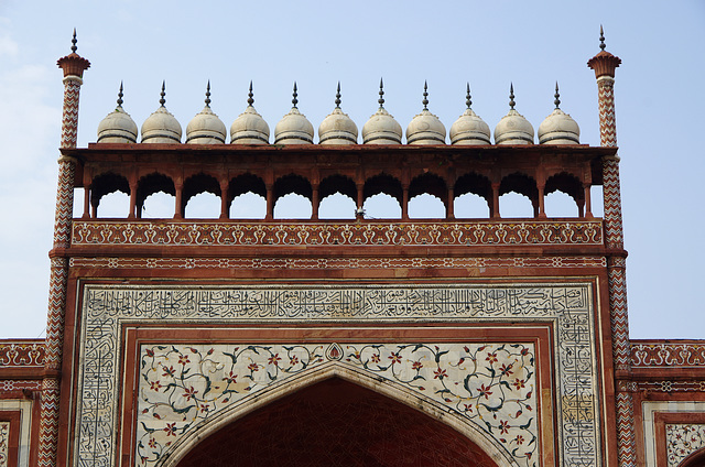 Main (southern) gateway to the Taj Mahal