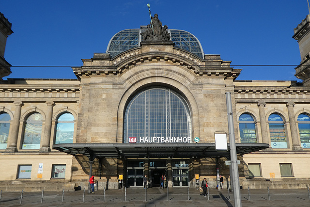 Haupteingang Dresden Hbf.