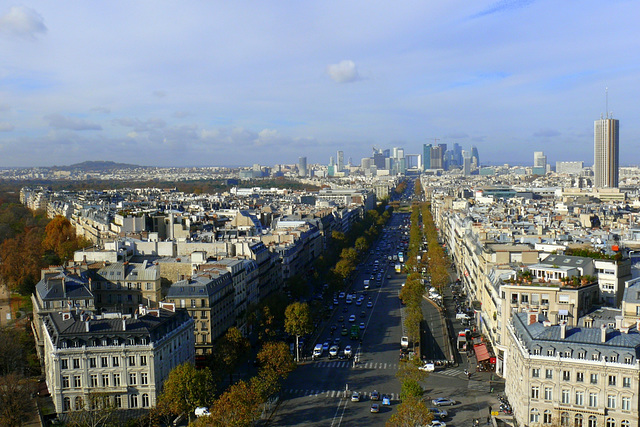 Au fond, La Défense