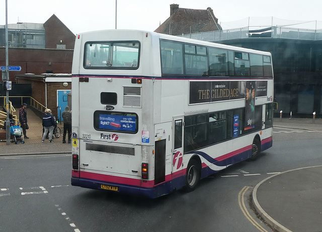 First Eastern Counties 32210 (LT52 WTR) in Great Yarmouth - 29 Mar 2022 (P1110205)