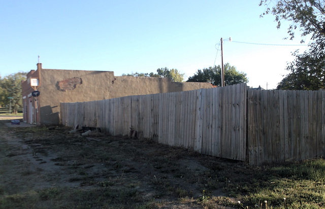 Clôture de bois en perspective / Wooden fence in perspective