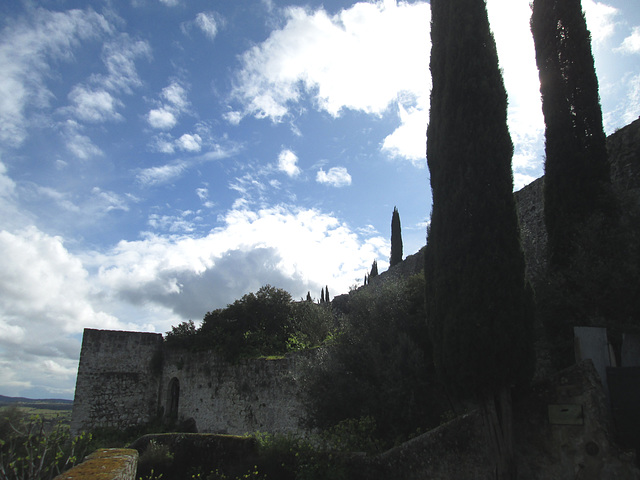 The walls of Crato Castle.