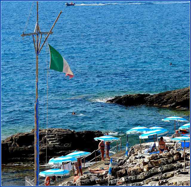 Mare balneare roccioso quello di Genova