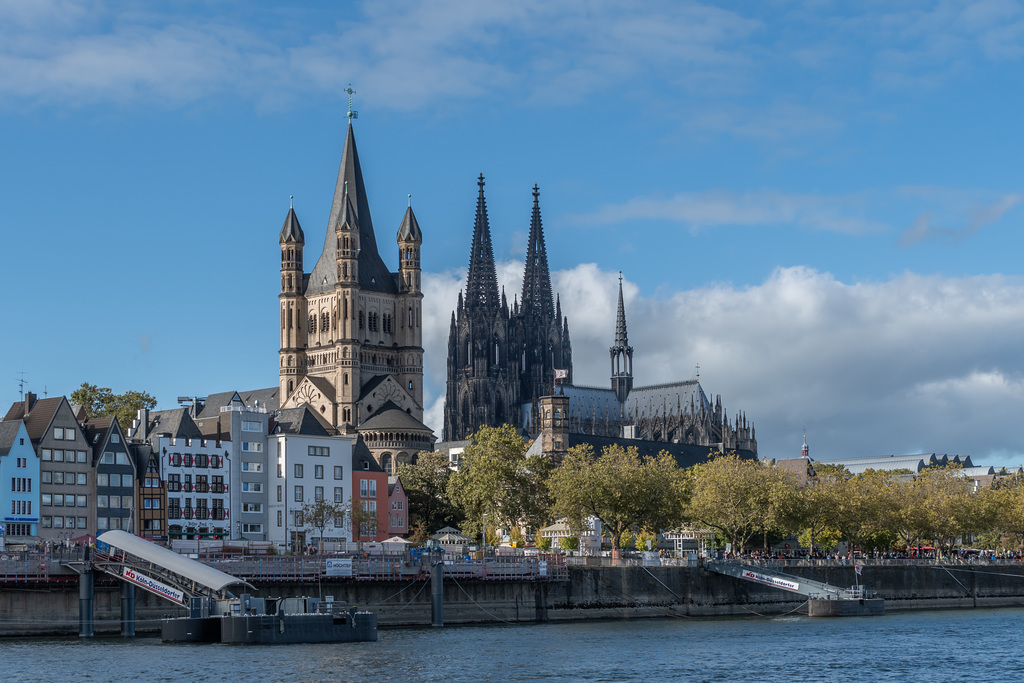 Blick auf Groß St. Martin und den Kölner Dom