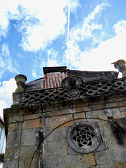 ...nice travelling over the very old fountain...