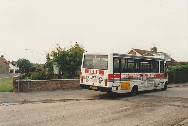 East Yorkshire Scarborough & District 435 (F435 GAT) in Cayton Village – 11 August 1994 (235-24A)