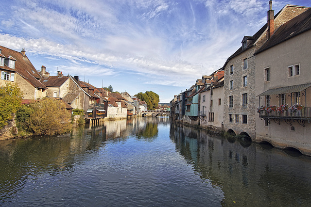 La LOUE à ORNANS . La LOUE à ORNANS .