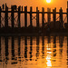 Szenen eines Sonnenunterganges bei der U-Bein-Brücke ... pls. view on black background (© Buelipix)