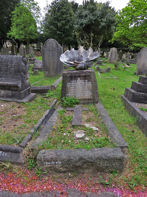 kensington hanwell cemetery, ealing, london