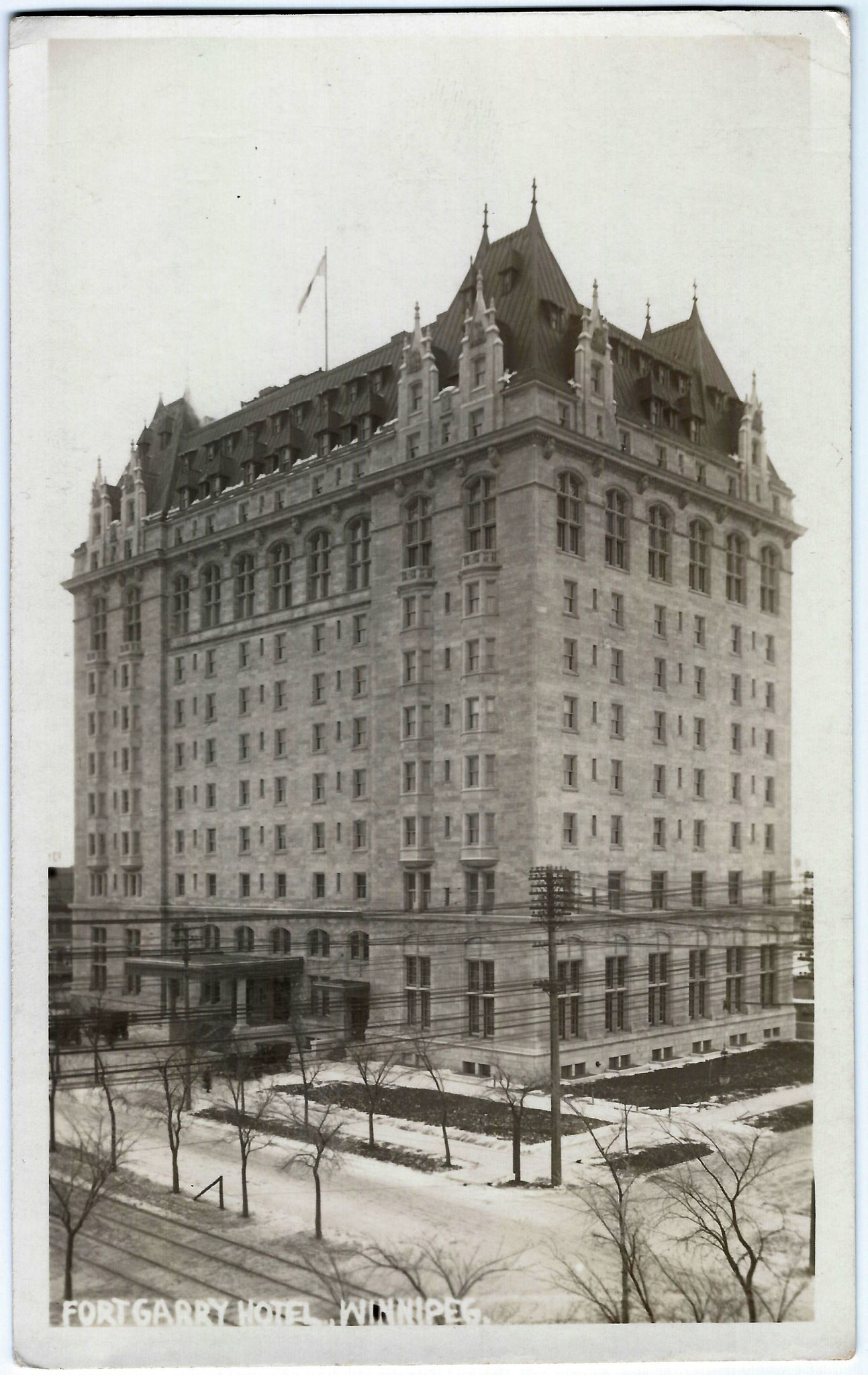 WP2180 WPG - FORT GARRY HOTEL (WINTER)