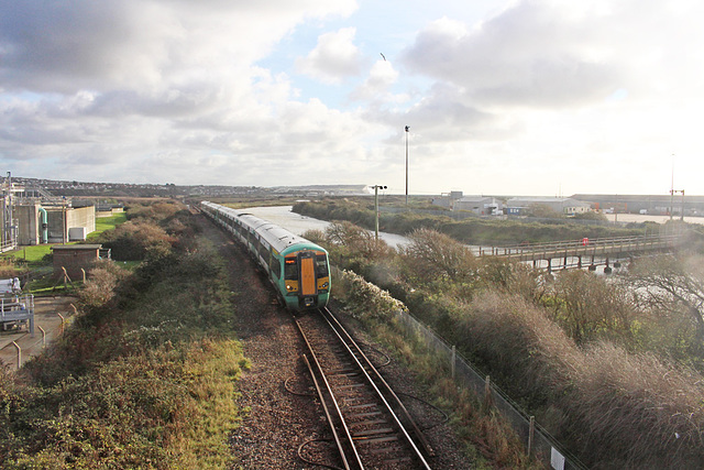 Southern Railway 377 114 on the 10:58 Seaford to Brighton train approaching Newhaven Marine junction - 28.11.2015