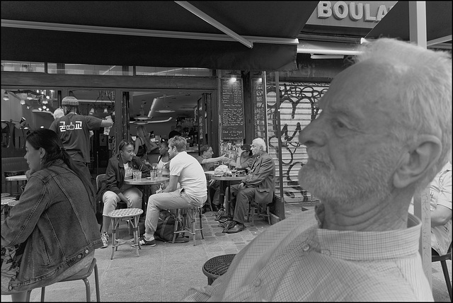 Quoi de plus normal que de se retrouver à la terrasse d'un café ?