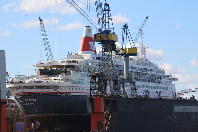 Kreuzfahrtschiff BOUDICCA im Dock