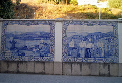 Tiles panels inspired on grape harvest and Port wine loading on "rabelos", bound to Porto.