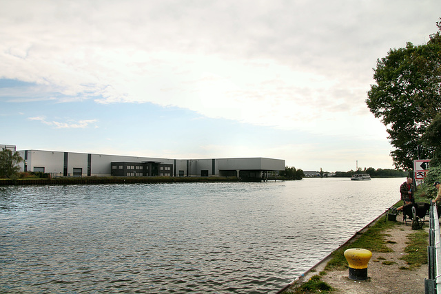 Rhein-Herne-Kanal mit dem Hafen "Friedrich der Große" (Castrop-Rauxel) / 25.09.2021