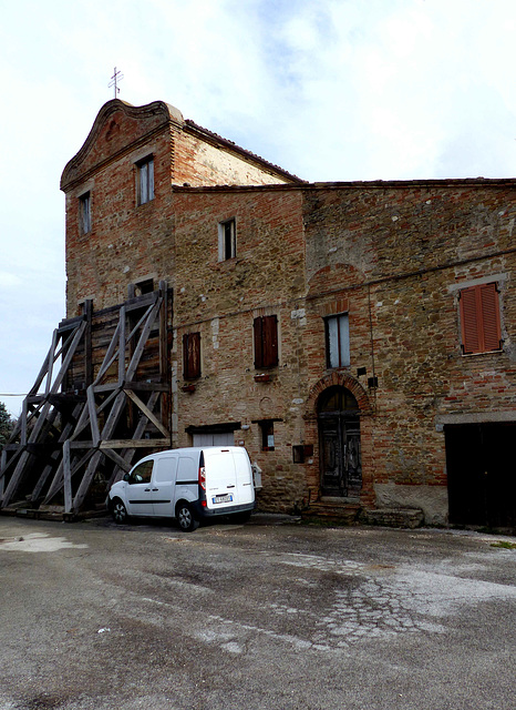 San Ginesio - Abbazia di Santa Maria delle Macchie