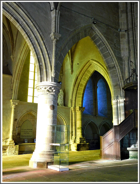 Intérieur de la collégiale Notre Dame à Lamballe (22)