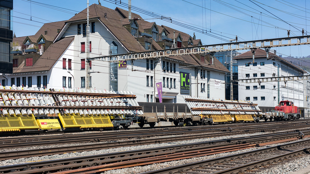 210427 Olten Am841 wagon porte aiguillage