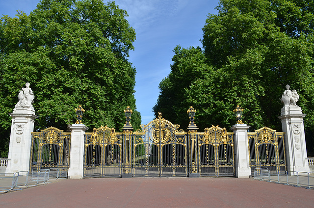 London, Canada Gate to Green Park