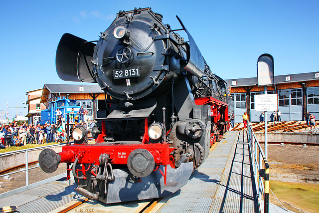 Dampflok 52 8131 auf der Drehscheibe