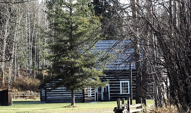 Cottonwood House.