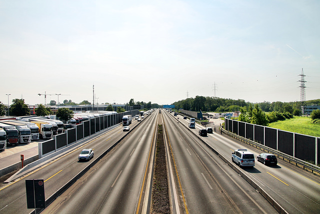 Autobahn A2 von der Brücke Fernewaldstraße aus (Bottrop-Fuhlenbrock) / 11.05.2024